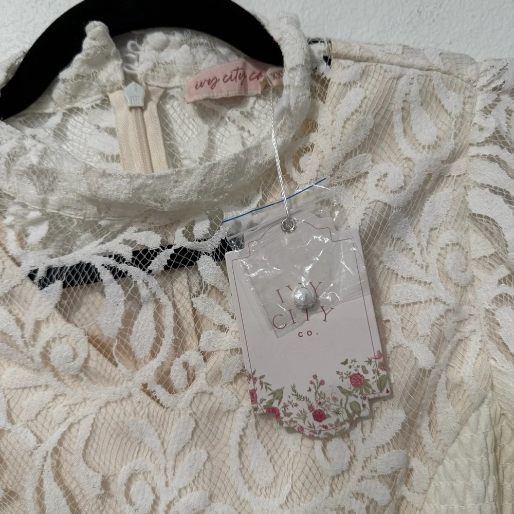 Ivy City Co Colette Cream Long Sleeve High Neck Lace Jumpsuit XXS